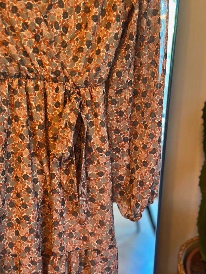 Robe fluide à fleurs lurex Wiya taille 36 - photo numéro 3