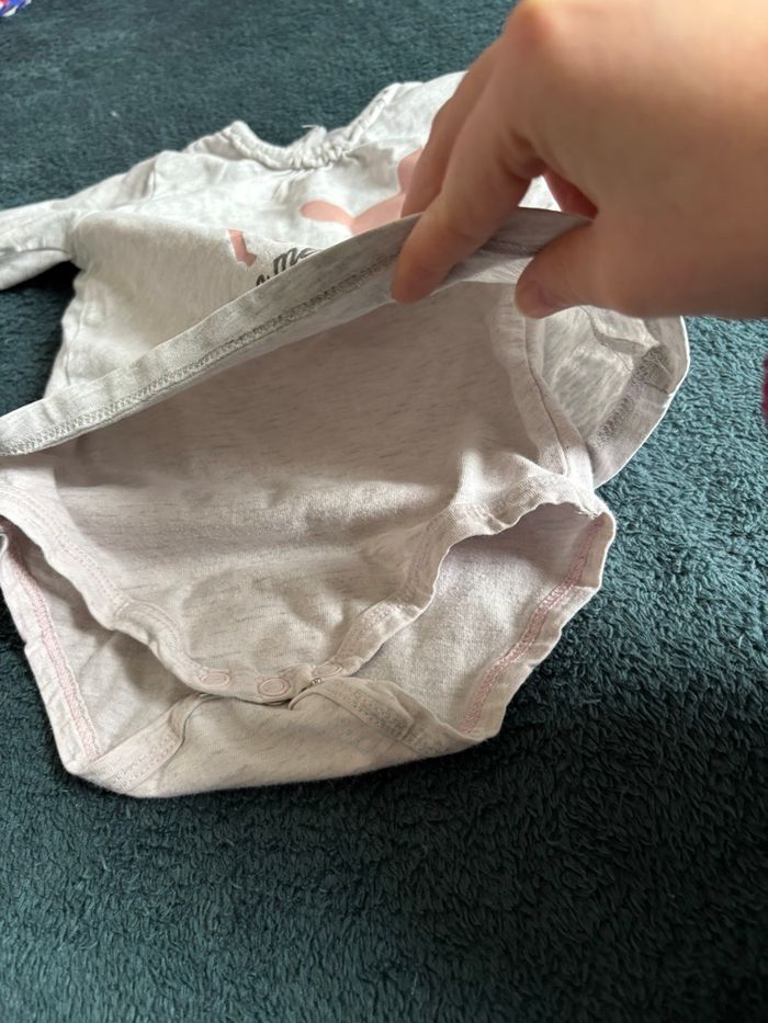 Lot de 3 bodys manches longues 12 mois 74 cm - photo numéro 7