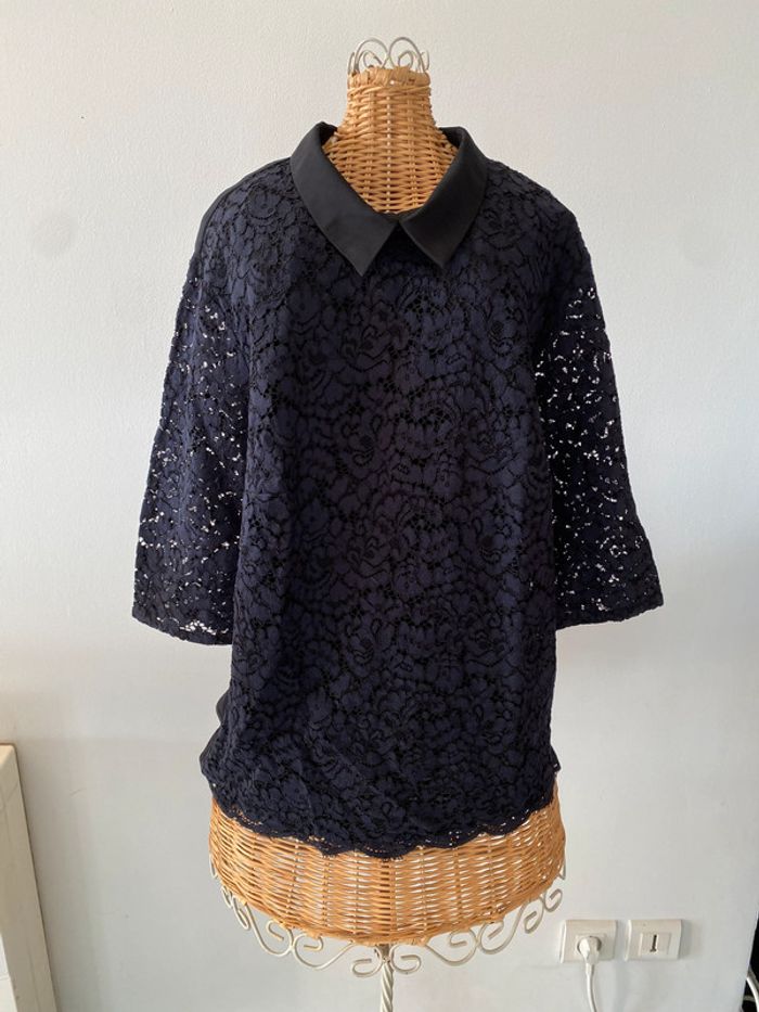 Blouse tee shirt style chemise Camaïeu à dentelle noir et marine taille 38