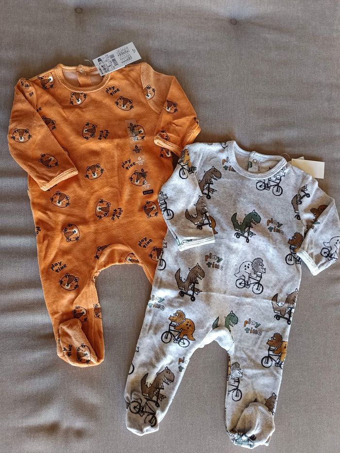 Pyjamas 6 mois neufs