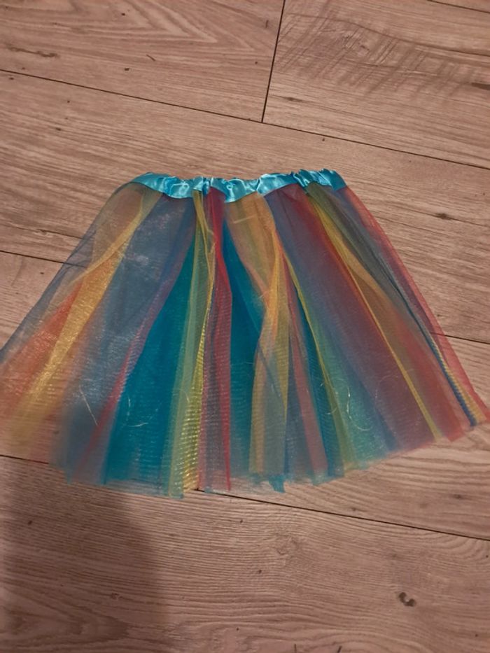 Jupe en tulle lumineuse. Multicolore dominante de bleu. carnaval  Déguisement ou décor snoezelen - photo numéro 4