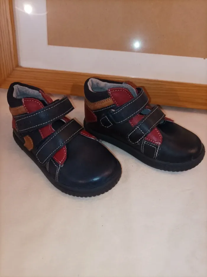 Chaussures montantes à scratchs neuves Vertbaudet garçon pointure 23