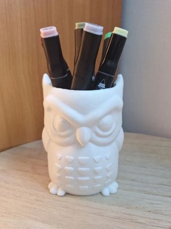 Pot à crayon avec feutres neuf