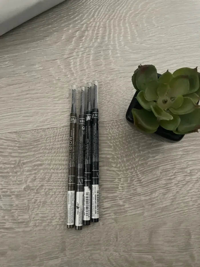 Crayon à sourcil
