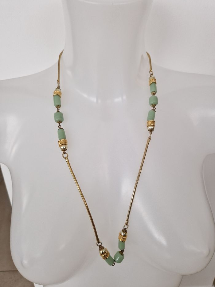 Collier doré avec perles vert d'eau - photo numéro 2
