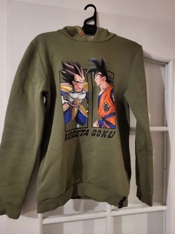 Sweat à capuche dragon ball  taille M