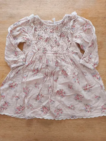 Robe fleurie fille 9 12 mois excellent état Primark rose