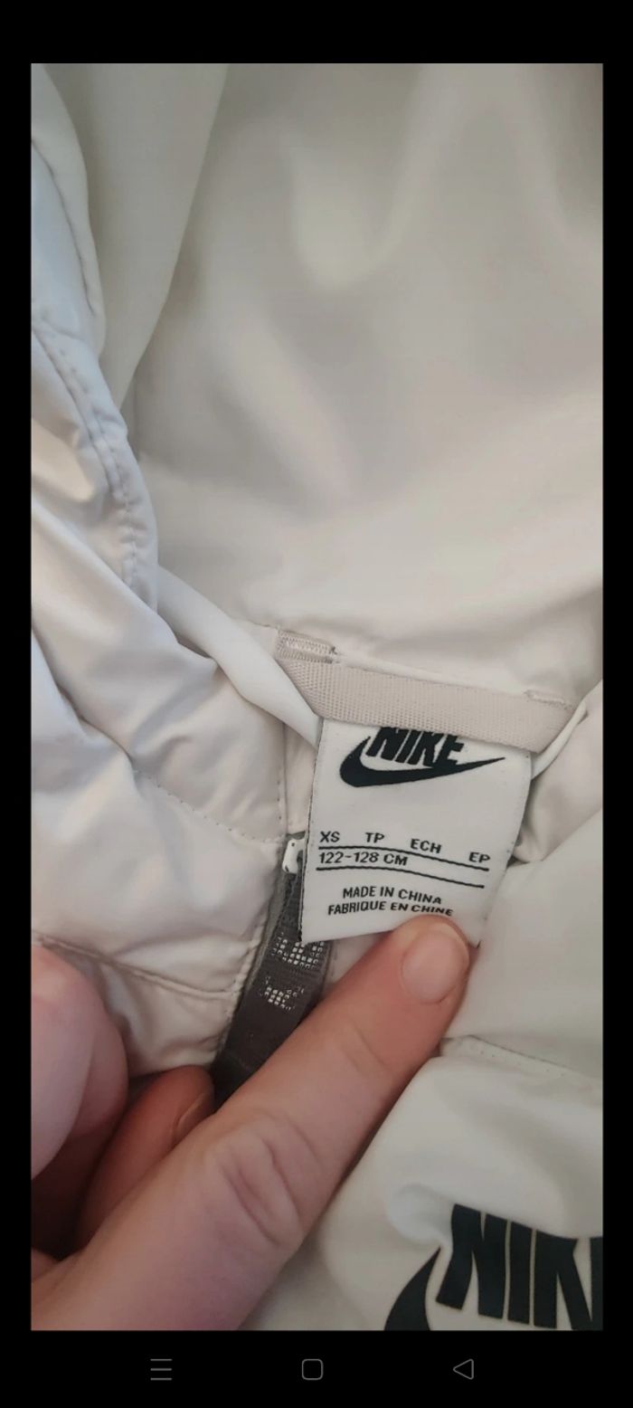 Doudoune Nike 7/8 ans - photo numéro 3