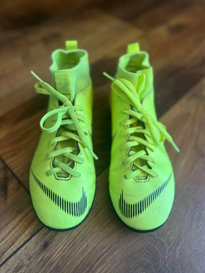 Chaussures foot salle - photo numéro 2