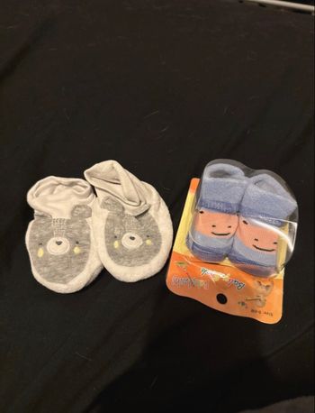 Lot de chaussons, chaussettes