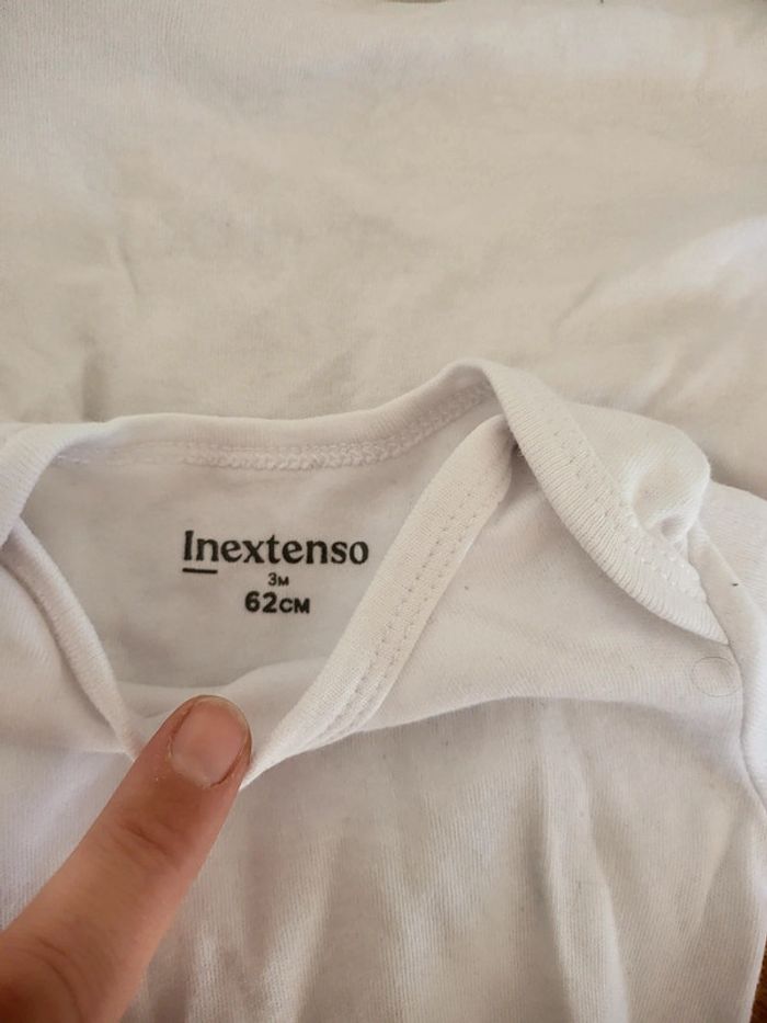 Lot de 4 bodies fille taille 3mois - photo numéro 3