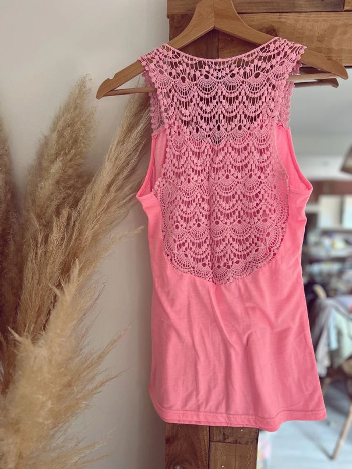 Debardeur rose avec dos en dentelle neuf - photo numéro 2