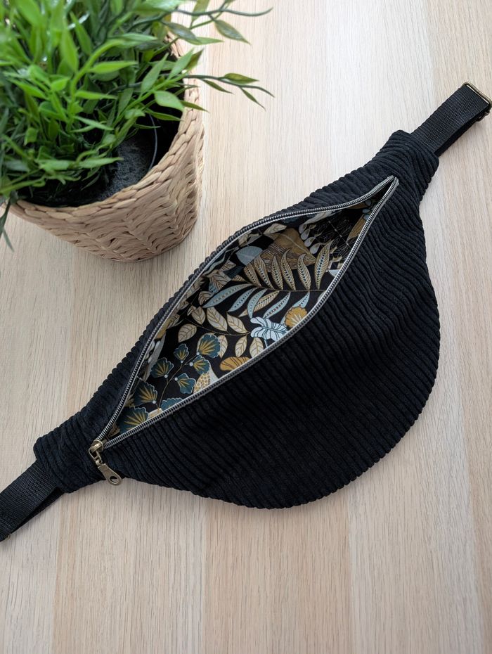 Sac banane femme en velours cotelé noir