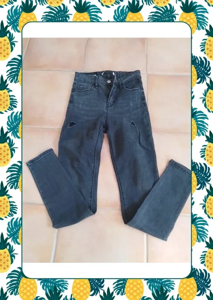 Jean gris noir troué - photo numéro 2