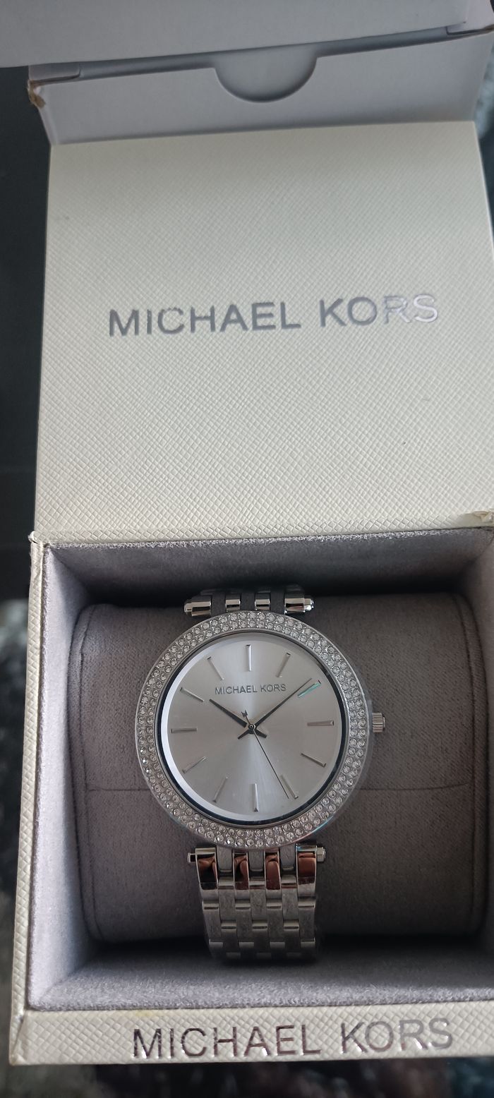 Montre Femme Michael Kors, en acier argenté avec cristaux. Neuve. - photo numéro 2