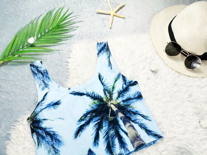 Crop top bleu ciel à palmiers - T.S ou T.36 🖤 - photo numéro 2