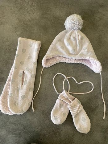 Ensemble bonnet écharpe gants Obaibi 12 mois