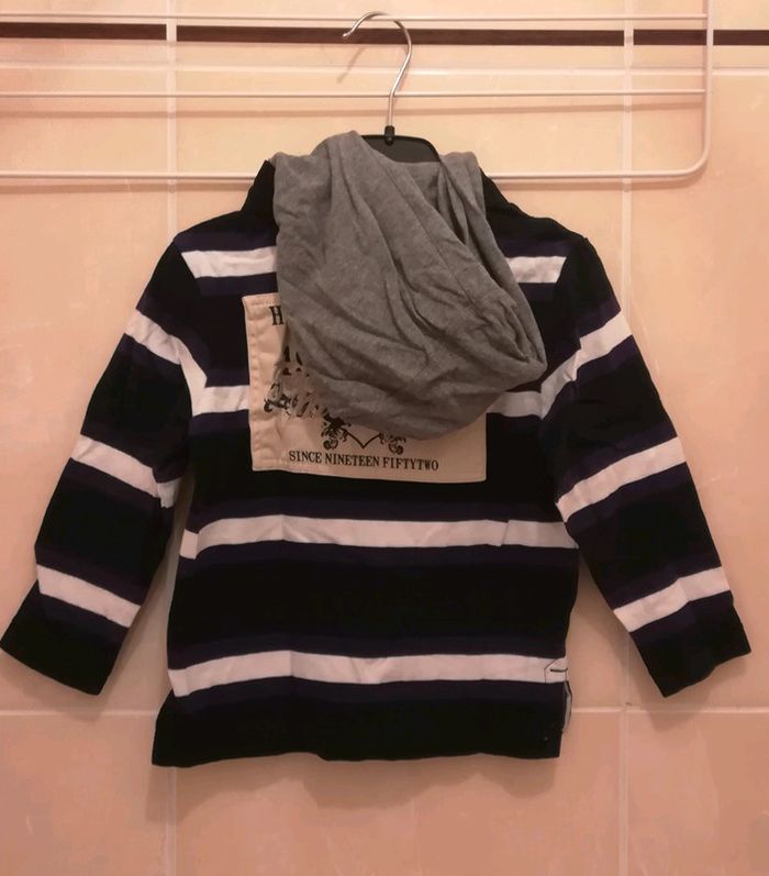 Polo avec capuche T2 ans - V92B - photo numéro 3