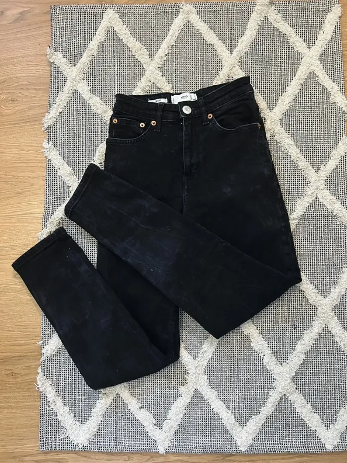 Jean mom noir Zara - photo numéro 3