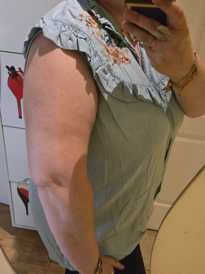 Blouse sans manches en lyocell avec 🌸 brodées T.44/46 Promod neuve - photo numéro 7