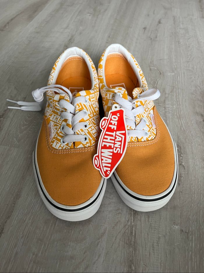 Paire de vans mixte neuve H/F jaune orange T36,5 - photo numéro 2