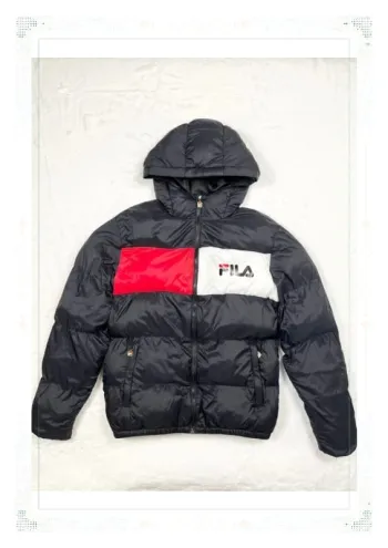 Fila doudoune noire à capuche pour homme taille M avec empiècements rouges et blancs – très bon état