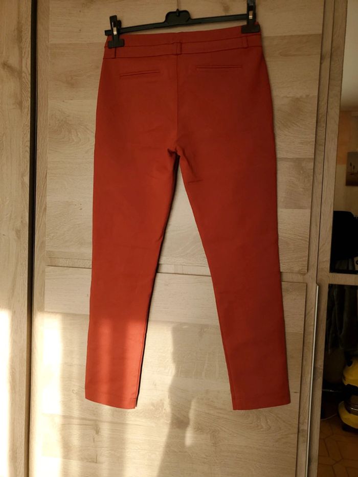 Pantalon Sarah John t.38 - photo numéro 2