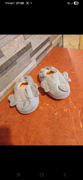 Pantoufles fille taille 28