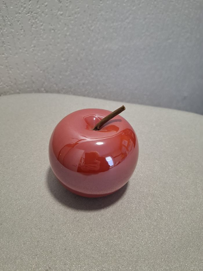 Jolie pomme réaliste céramique rouge Atmosphéra diamètre 9 cm pour décoration très bon état - photo numéro 2