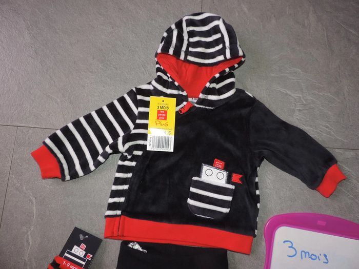 ensemble taille 3 mois - photo numéro 2