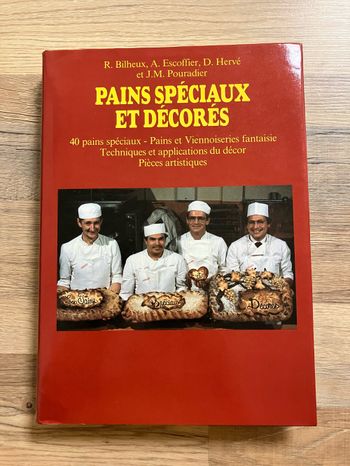 Beau livre professionnel-Pains spéciaux et décorés