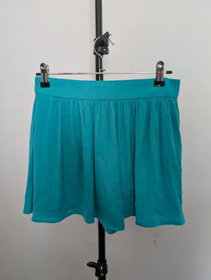 Short vert Bershka TS - photo numéro 2