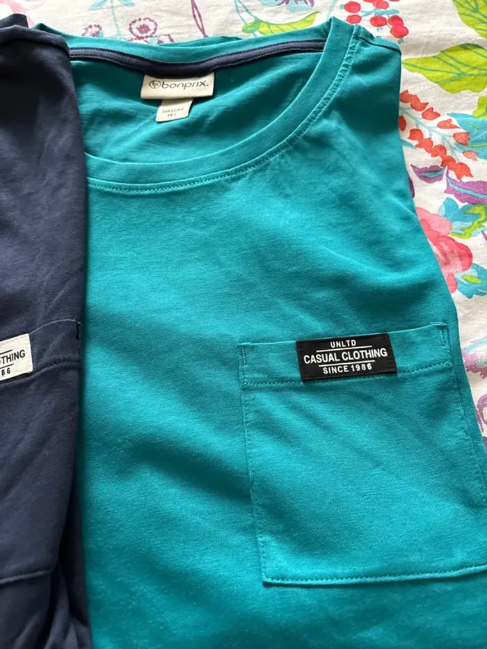 Lit de 2 t shirt - photo numéro 3