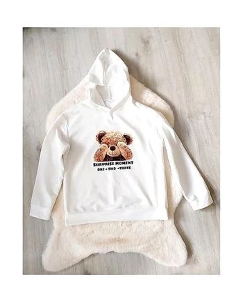 Sweat à capuche fin motif nounours taille 150 cm.