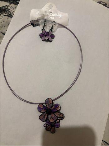 Ensemble collier et boucles d’oreilles