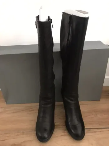Bottes en cuir  noir Minelli