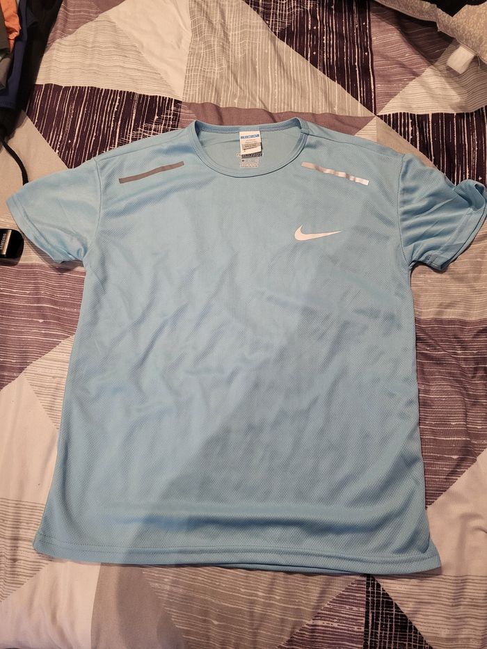 tee-shirt nike