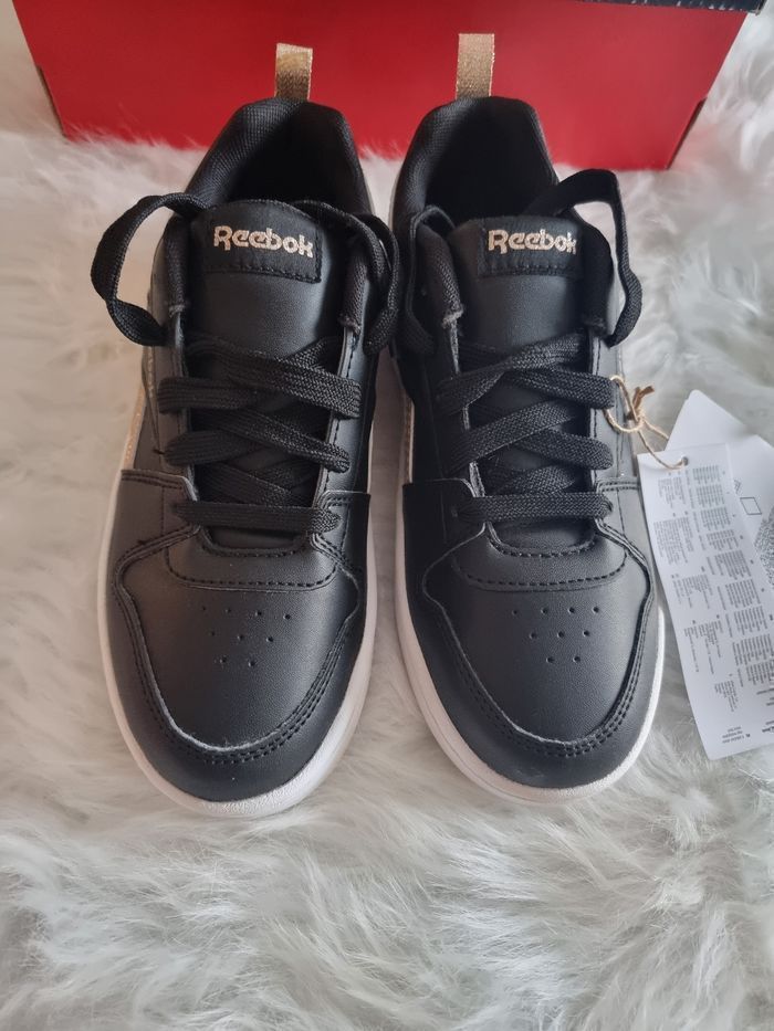 NEUVES (non portées) 🏷🥰🤩🩷superbes baskets fille pointure 34 Reebok🩷🥰🤩 - photo numéro 2