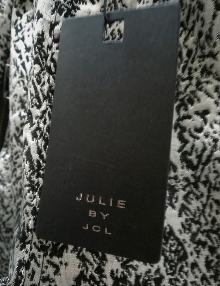 Short chic argenté et noir neuf avec étiquettes taille M Julie by JCL - photo numéro 3