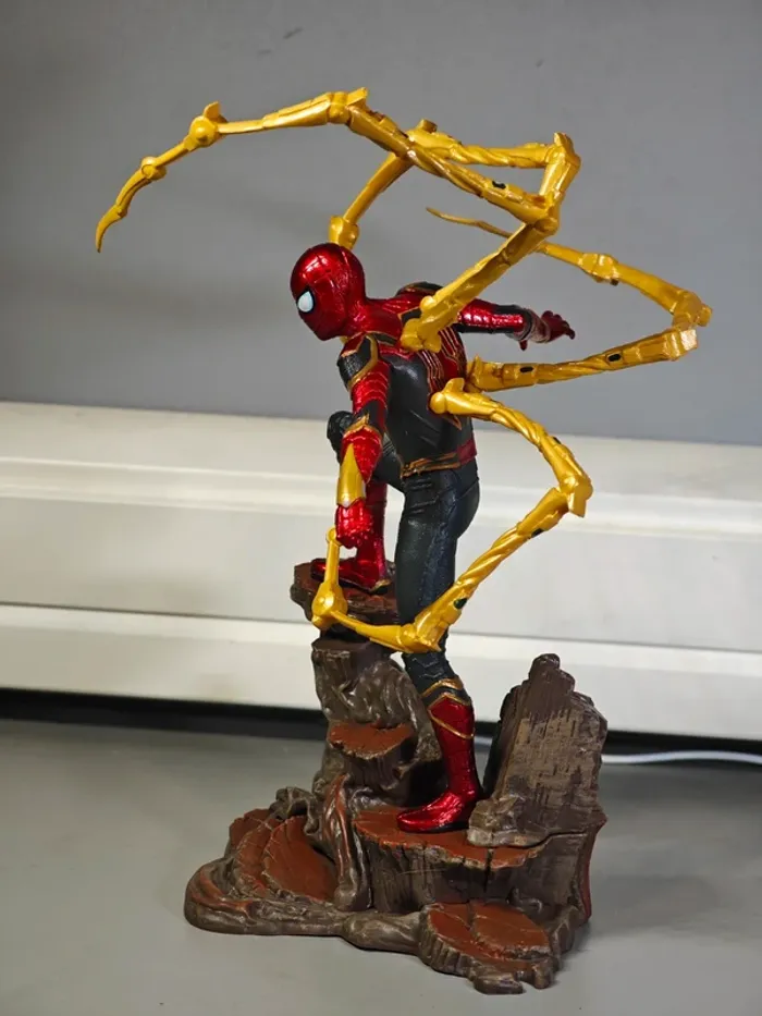 Figurine Spider-Man : Iron Armor 24cm neuve sans boîte - photo numéro 2