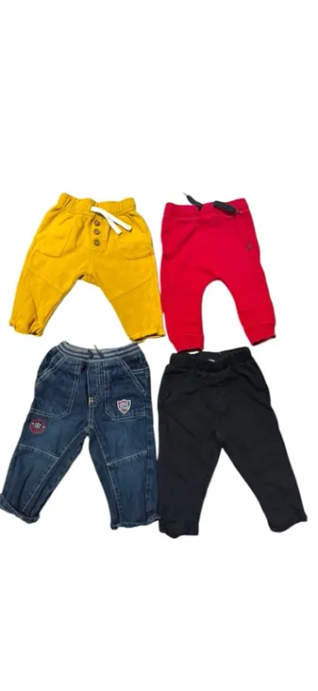 Lot de 4 pantalons 9 mois – Très bon état