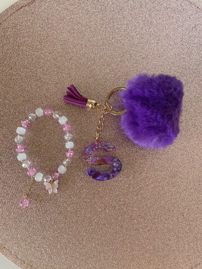 Porte-clés avec lettre + bracelet