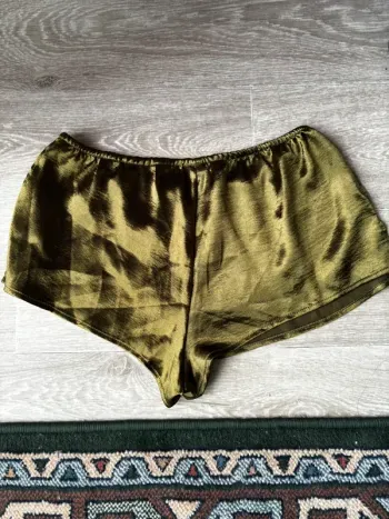 Short vert kaki