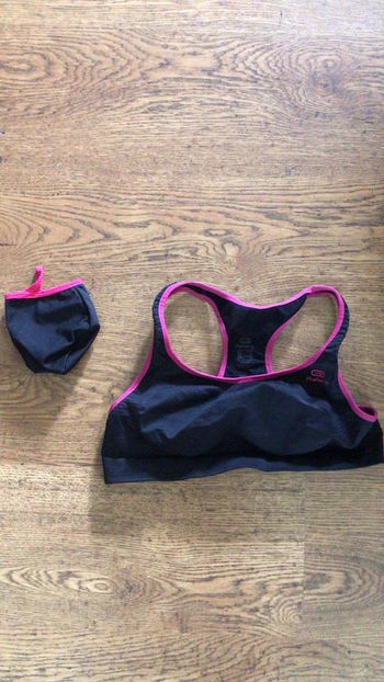 Soutien-gorge / Brassière de sport Kalenji noir et rose avec pochette