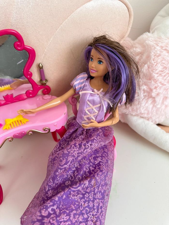 Barbie avec son salon de beauté - photo numéro 2
