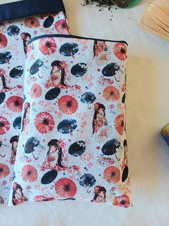 Protège livre tissu fait main – pochette pour livre de poche femme japonaise geisha