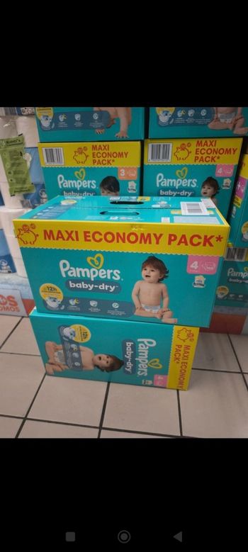 Couche Pampers taille 4