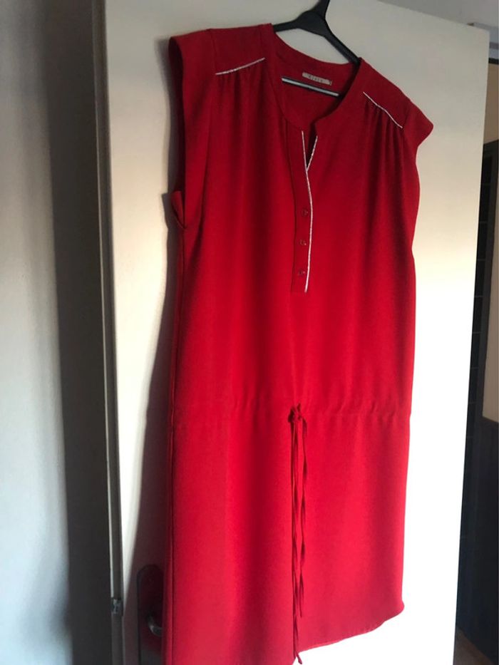 Robe Elora