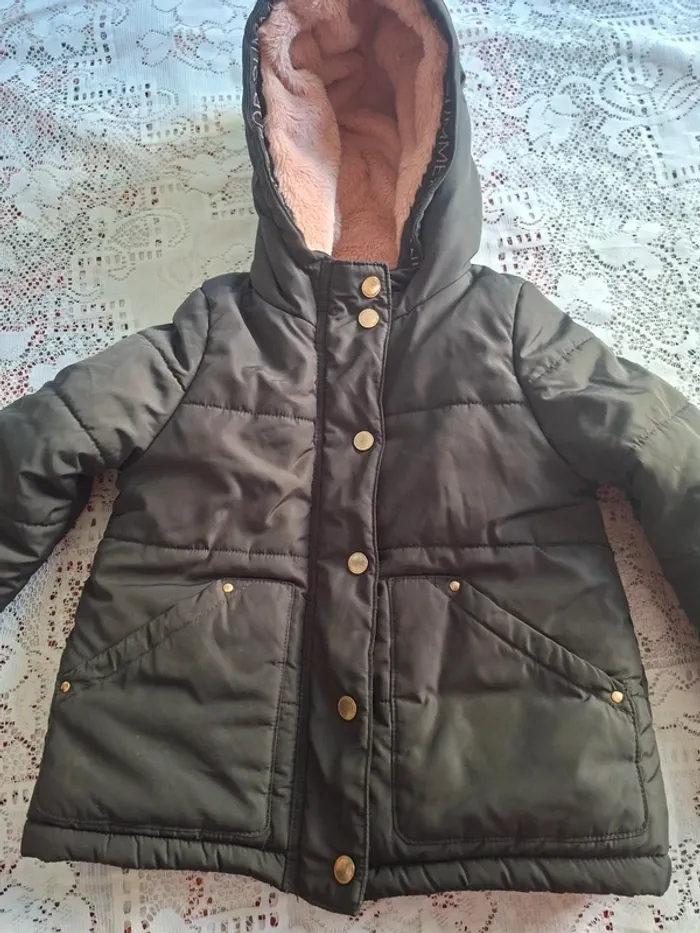 Manteau doudoune doublée fourrure Kiabi fille 6 ans (114-119cm) - Neuf - photo numéro 2