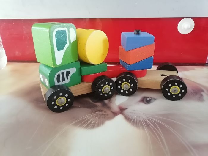 Train en bois. - photo numéro 2